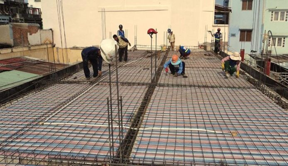 Vệ sinh mặt bằng trước khi đổ bê tông